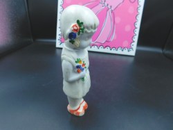 BISQUE FLOWERS B